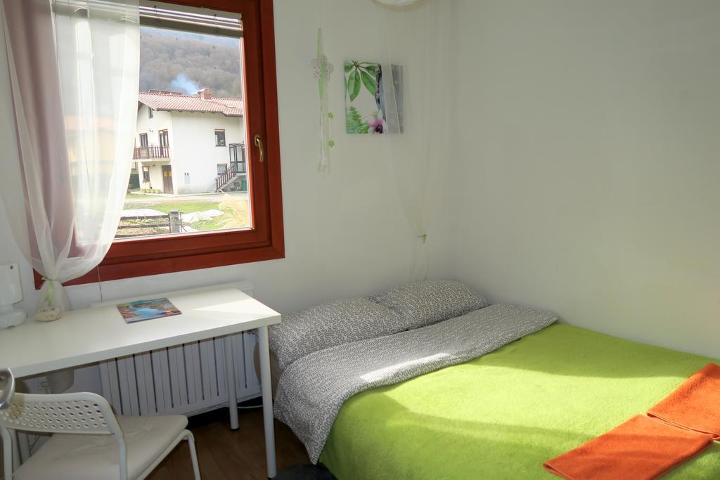 Budget Homestay Кобарід Екстер'єр фото