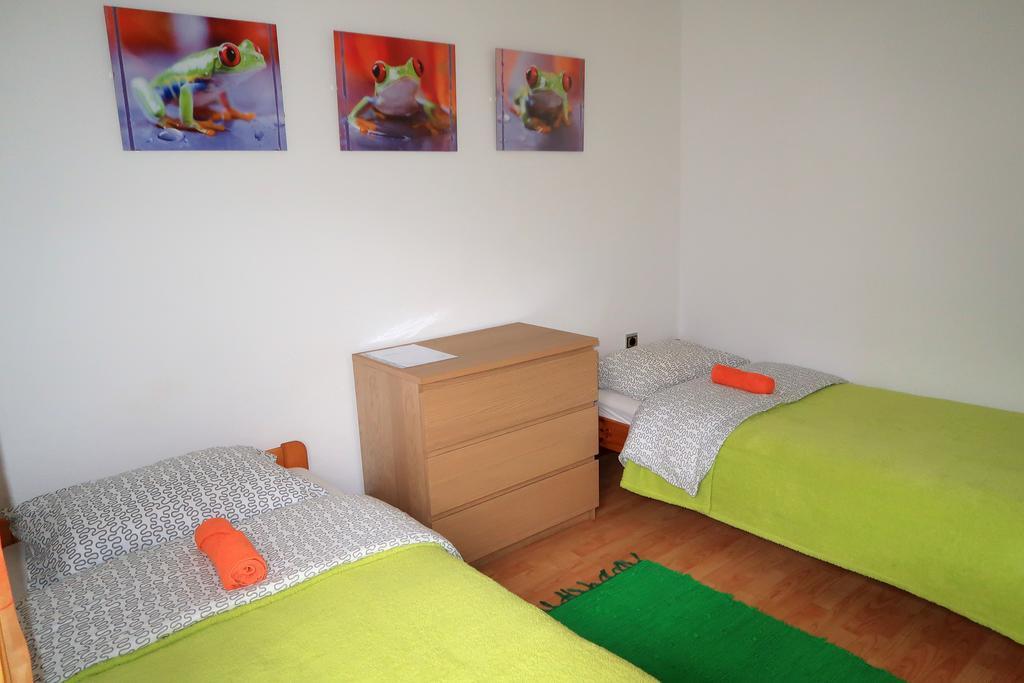 Budget Homestay Кобарід Екстер'єр фото