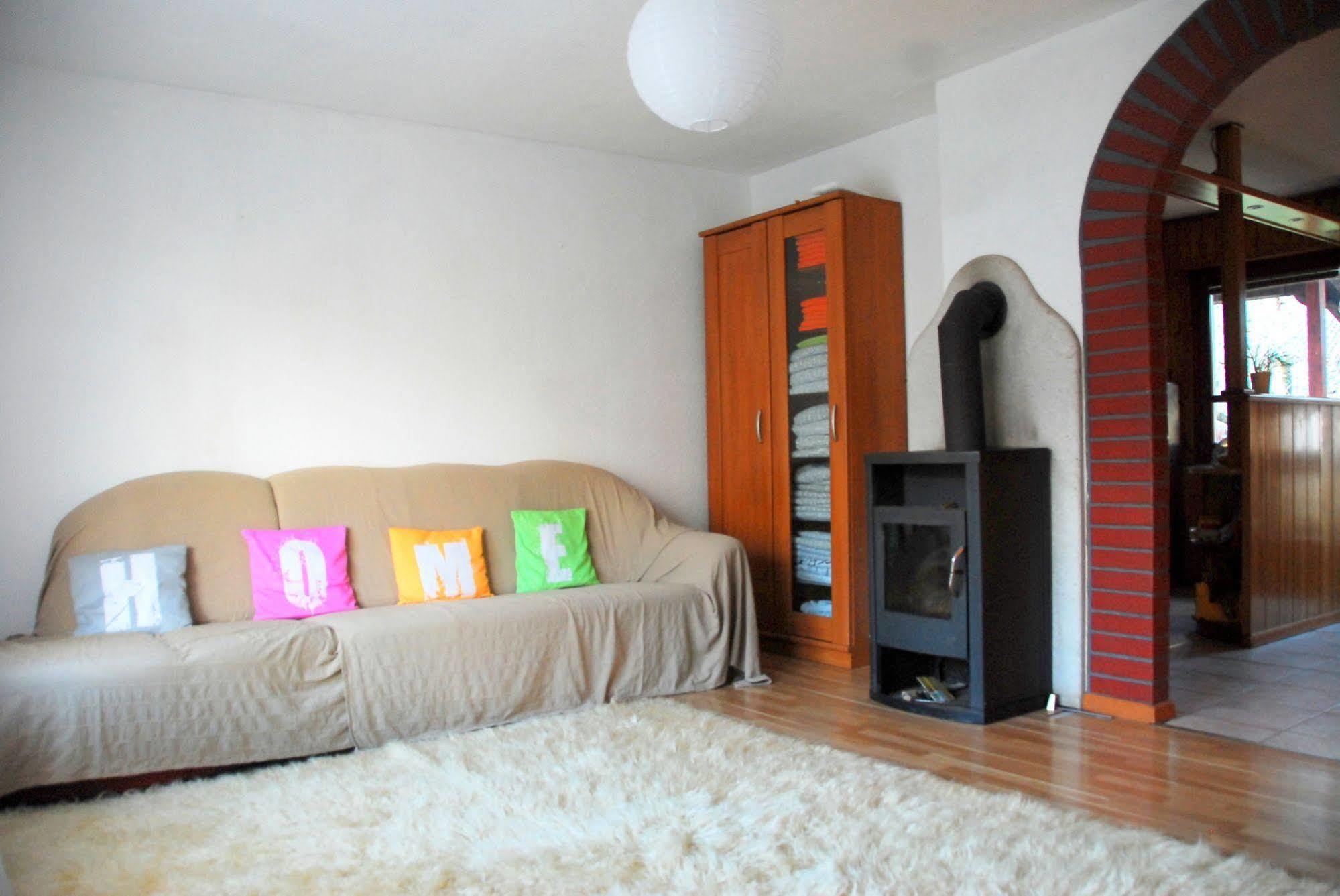 Budget Homestay Кобарід Екстер'єр фото