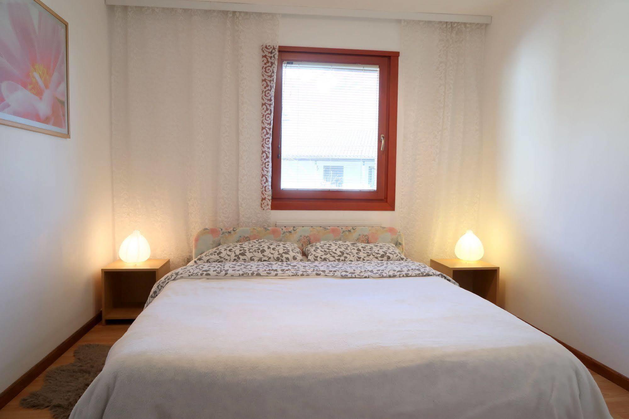 Budget Homestay Кобарід Екстер'єр фото