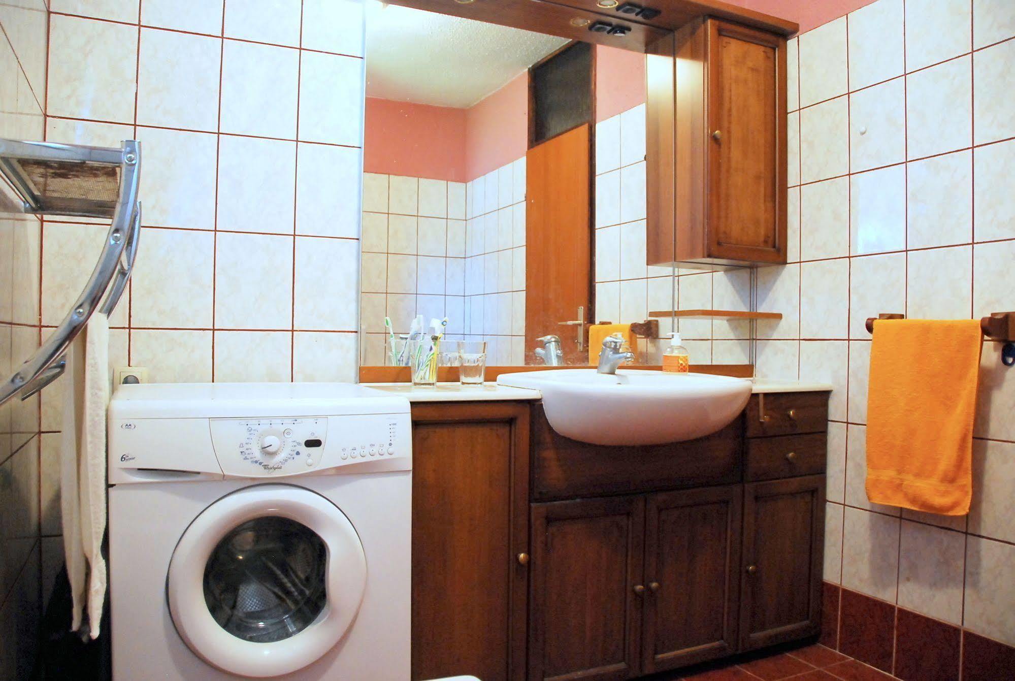 Budget Homestay Кобарід Екстер'єр фото