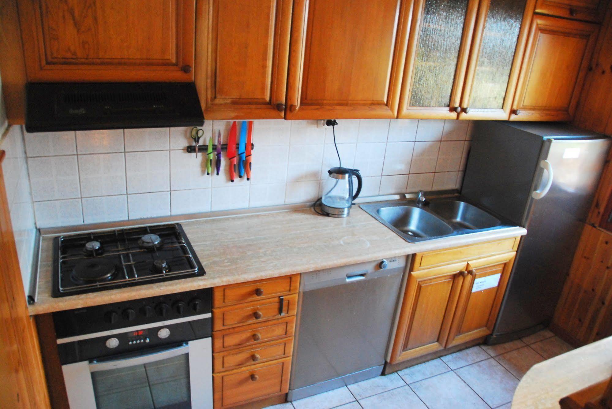 Budget Homestay Кобарід Екстер'єр фото