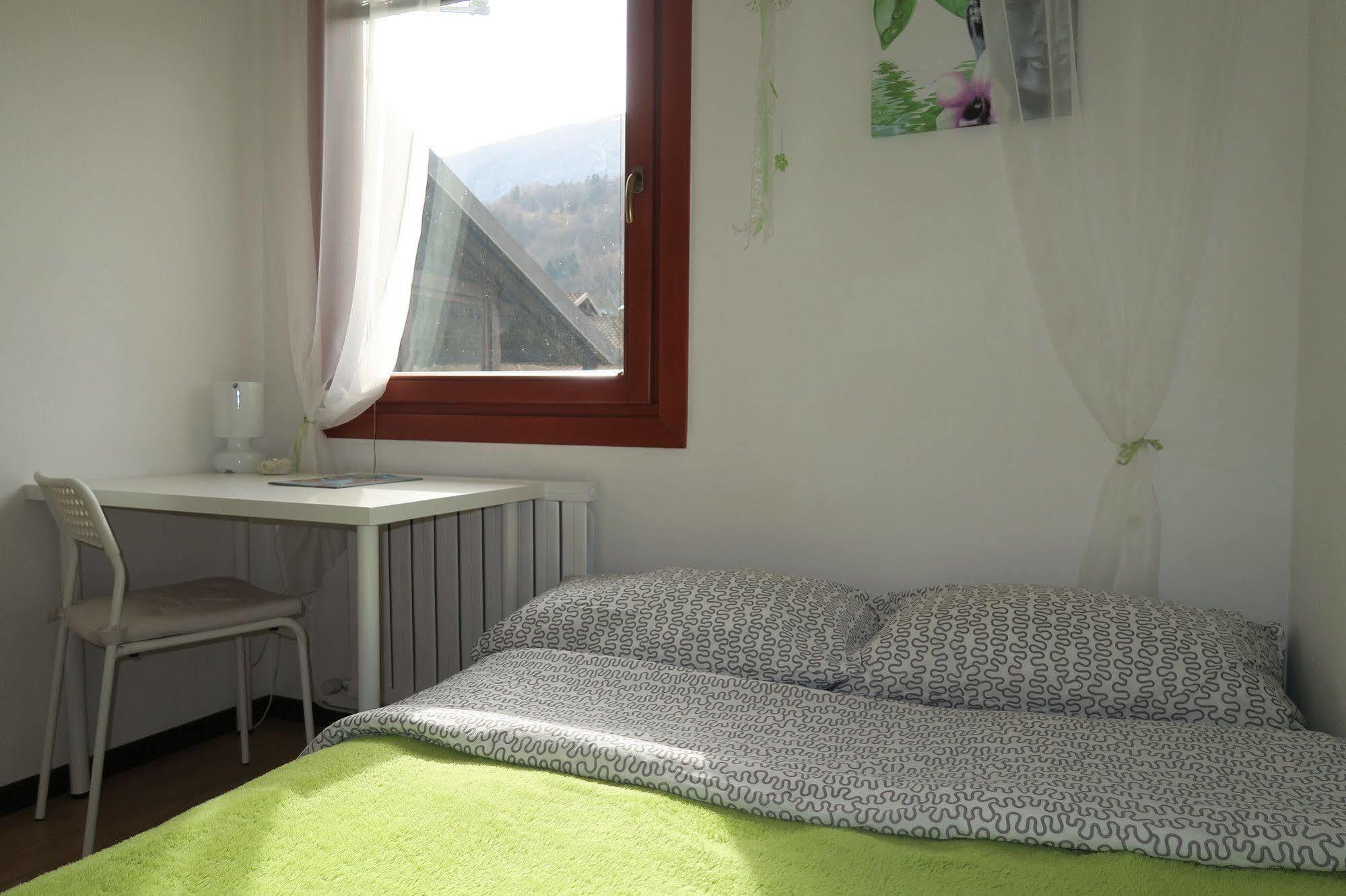 Budget Homestay Кобарід Екстер'єр фото