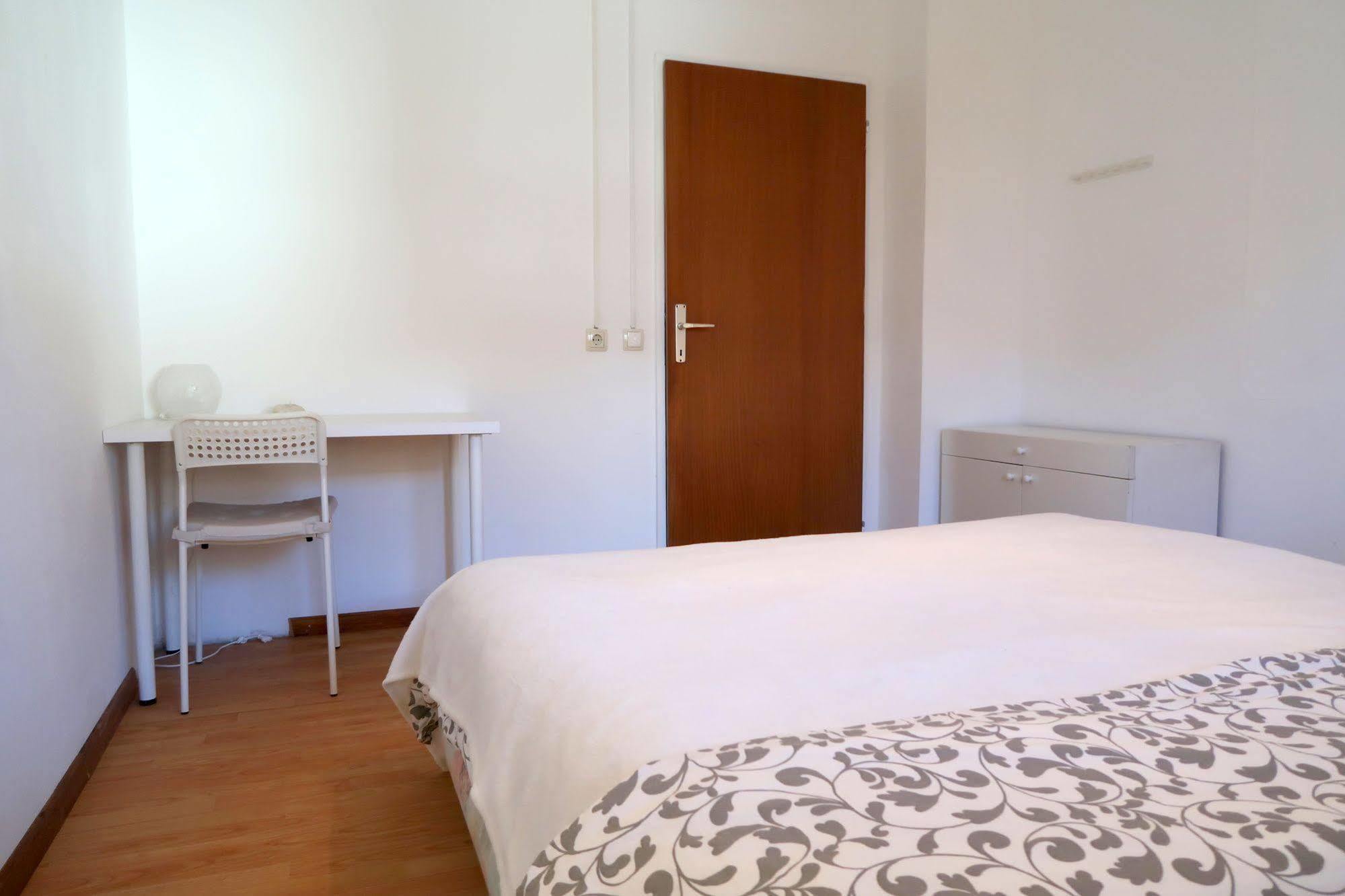 Budget Homestay Кобарід Екстер'єр фото