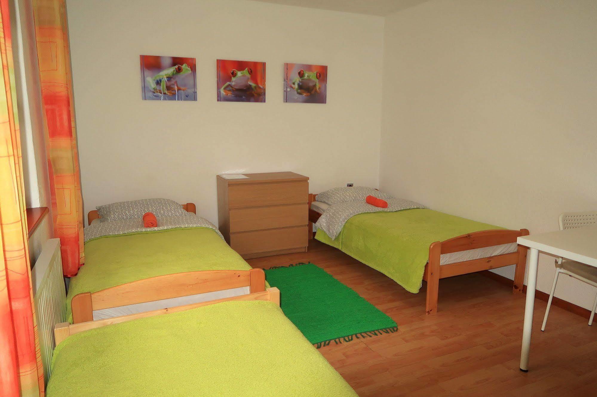 Budget Homestay Кобарід Екстер'єр фото